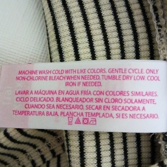 No Boundaries Striped Black and White Knit Pullover Tunic 2XL - Picture 8 of 8